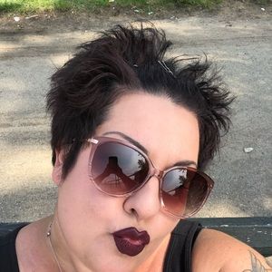 Meet your Posher, Teresa